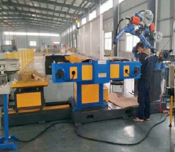 Headstock-tailstock positioner supporting a long frame during setup