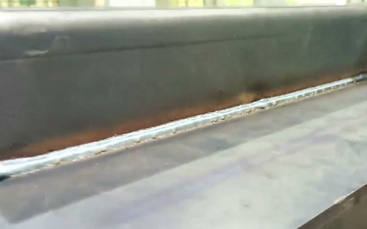 Transformer tank bottom seam after welding