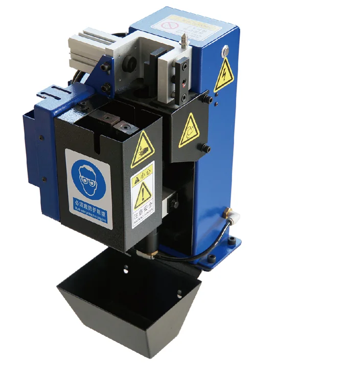 Robotic torch cleaning station with integrated wire cutter