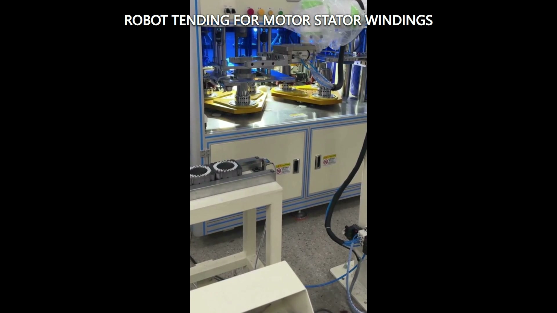 The collaborative robot, enclosed equipment, and ring-shaped work positions share the transfer corridor.